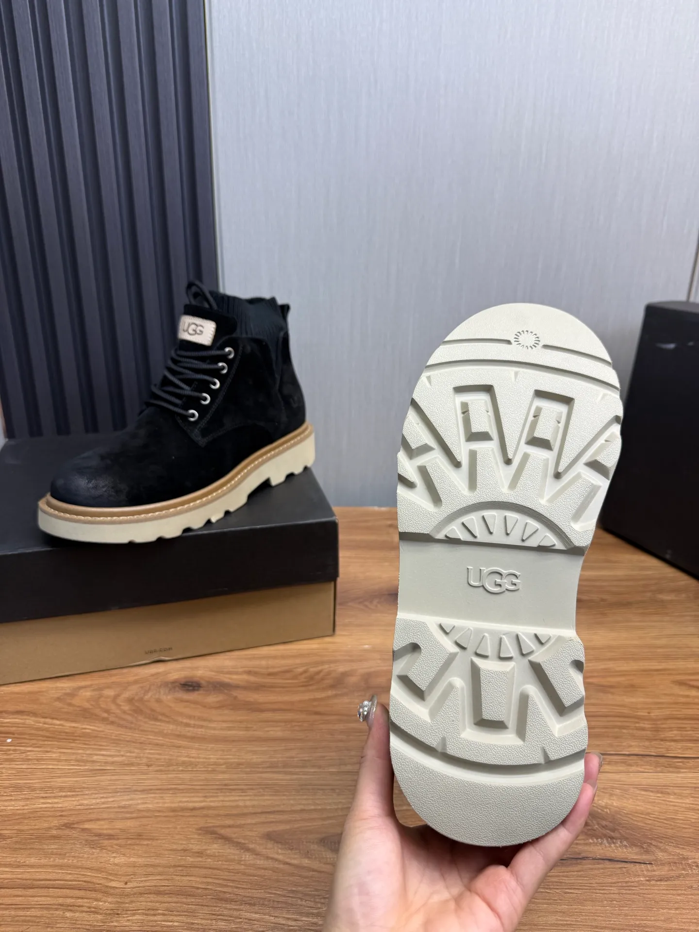 Factory price 640💰 [UGG] Men's hot winter warm boots🐑Simple and fashionable design, cowhide➕comfortable and warm wool lining. Soft and comfortable to wear, good warmth retention, and excellent foot feel. Regular size 38-45